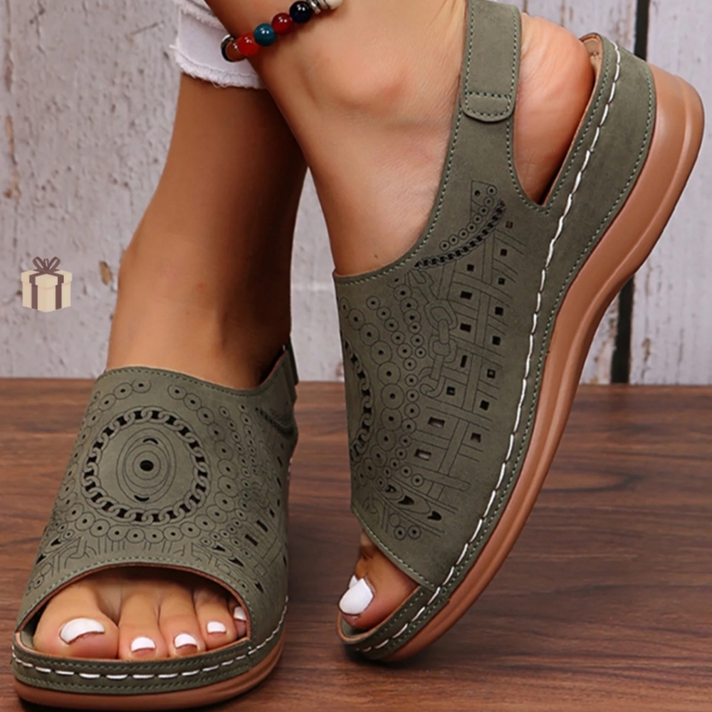 NWOT Women's Noracora Sandals Size 9